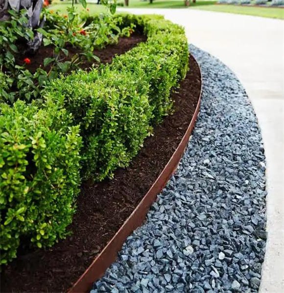Landscape Borders and Metal Garden Lawn Edging